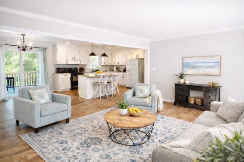 Emma's Sunpine Cottage