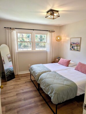 3 Schlafzimmer, Schreibtisch, kostenloses WLAN, Bettwäsche