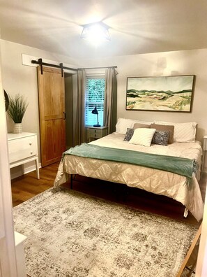 3 chambres, bureau, Wi-Fi gratuit, draps fournis