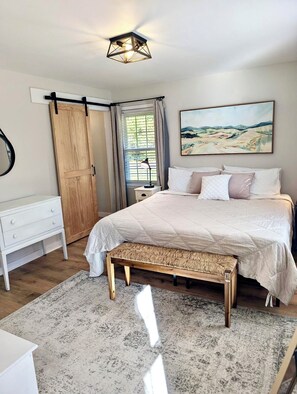 3 slaapkamers, een bureau, gratis wifi, beddengoed