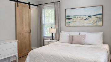 3 bedrooms, desk, free WiFi, bed sheets