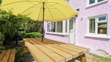 Cottage | Outdoor dining