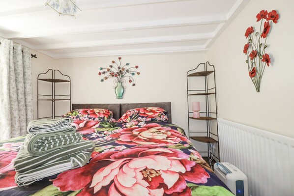4 habitaciones, decoración personalizada y muebles diferentes 