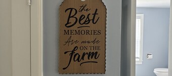 Farmhouse Room - Michael Lynn Winery and Brewery