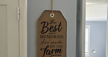 Farmhouse Room - Michael Lynn Winery and Brewery