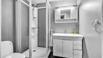 Suihku, hiustenkuivaaja, pyyhkeet, saippua