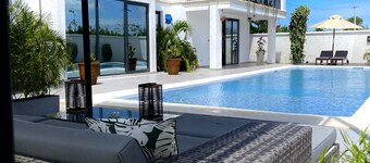 Beautifully set holiday apartment located in Diani Beach, Kenya
