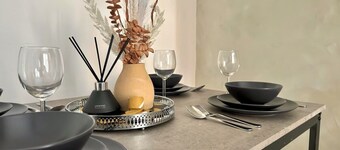 Central Luxe 4BR House|FreeParking| 5 TVs |Sleep10