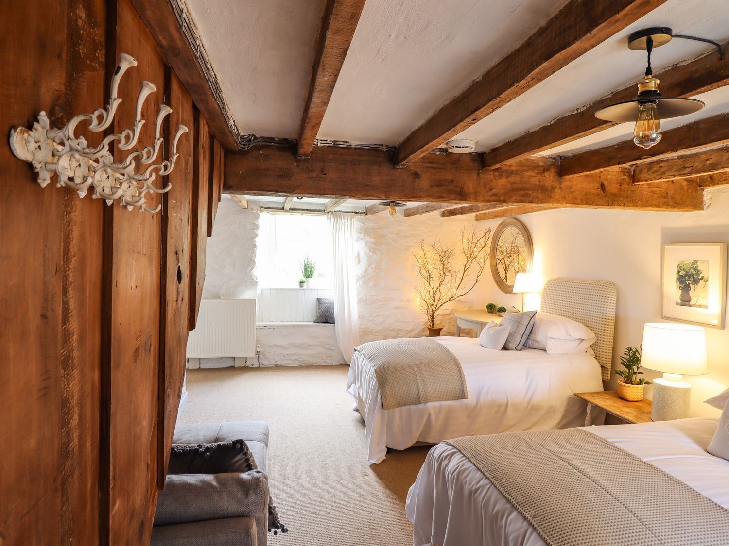 2 bedrooms, individually decorated, individually furnished, free WiFi