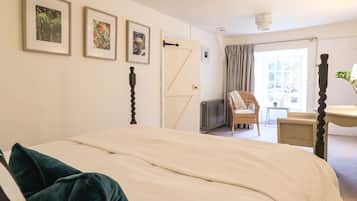 2 bedrooms, individually decorated, individually furnished, free WiFi