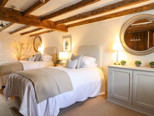 2 habitaciones, decoración personalizada y muebles diferentes