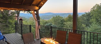 Mountain-lake view. Hike, winery water sports In Bear Paw. New & handicap kind.