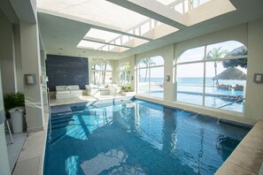 Innenpool, beheizter Pool