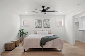 3 chambres, fer et planche à repasser, Wi-Fi, draps fournis