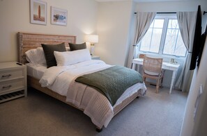 4 bedrooms, iron/ironing board, free WiFi, bed sheets