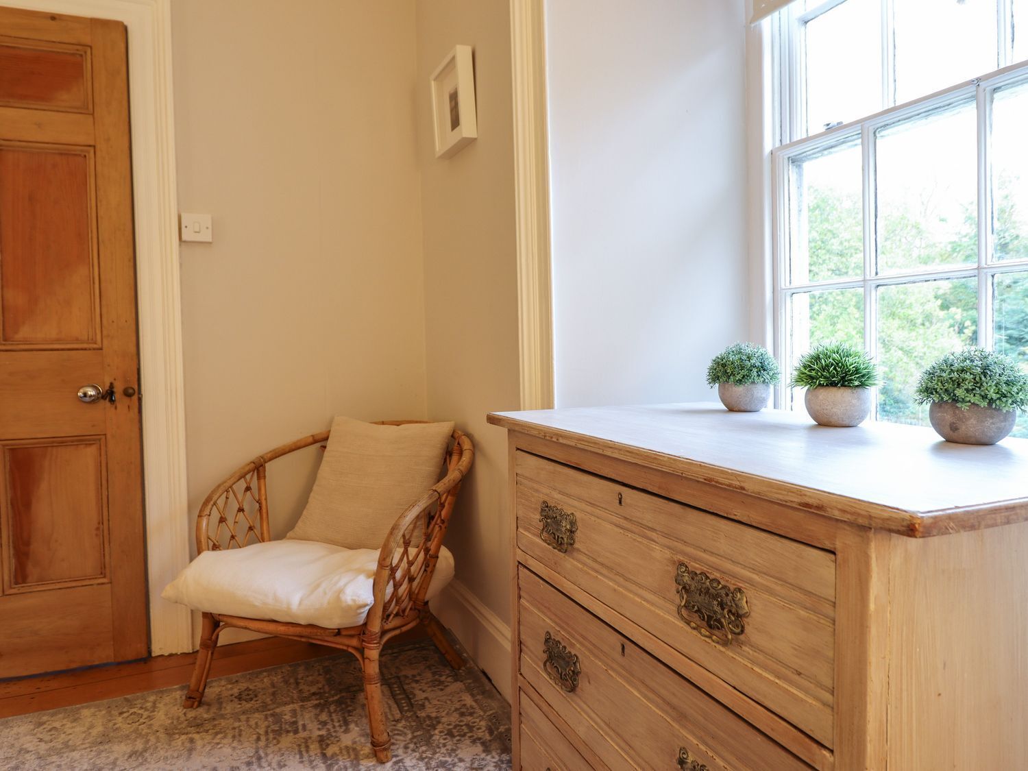 المنشأة من الداخل