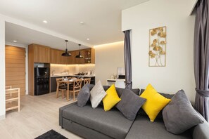 Superior Apartment, 2 Bedrooms, Non Smoking, Balcony | Living area