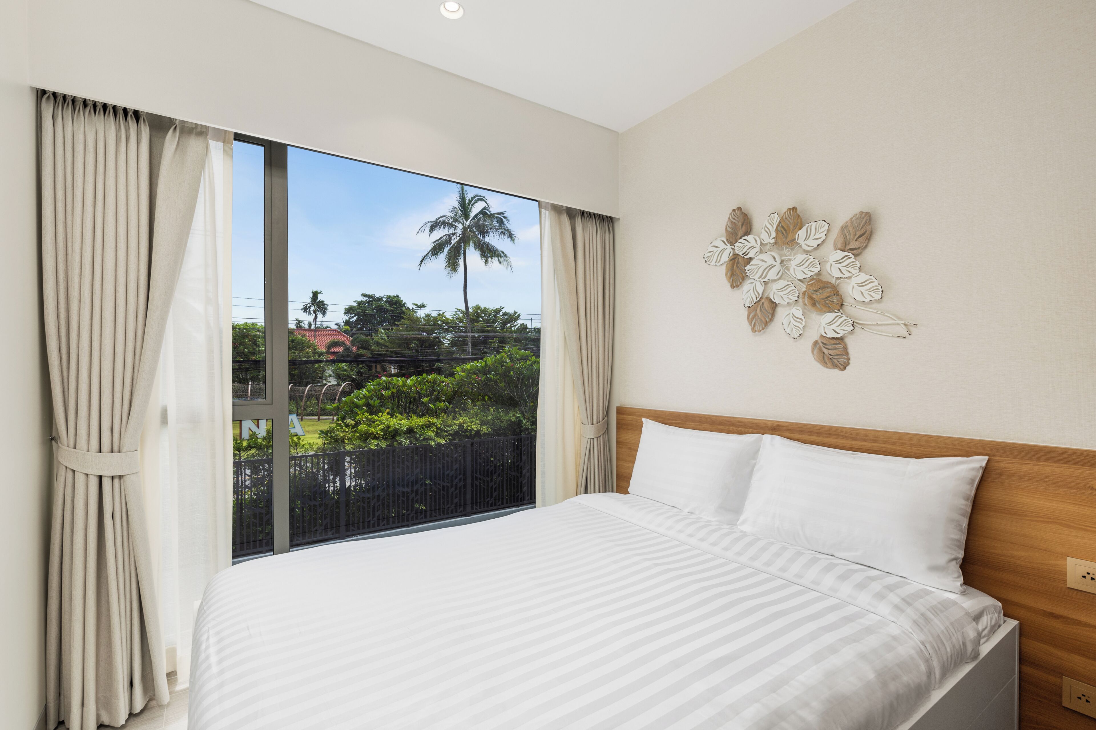 Standard Apartment, Non Smoking, Park View | In-room safe, blackout drapes, soundproofing, iron/ironing board