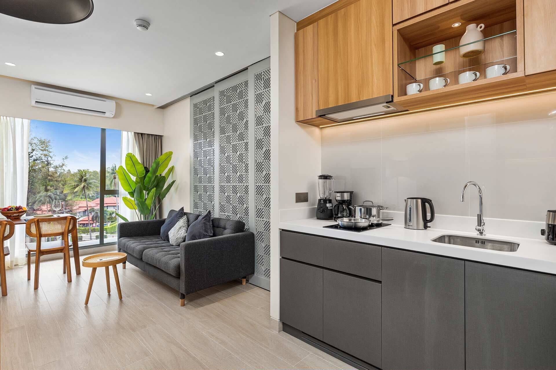 Basic Apartment, Non Smoking, Balcony | Private kitchen | Fridge, microwave, stovetop, cookware/dishes/utensils