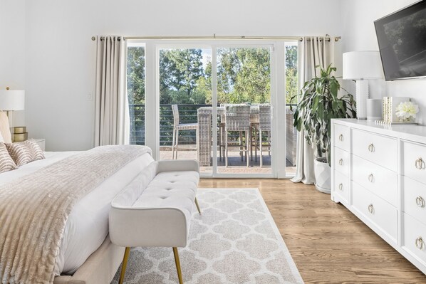 4 bedrooms, desk, iron/ironing board, travel cot