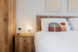 3 bedrooms, iron/ironing board, travel cot, free WiFi
