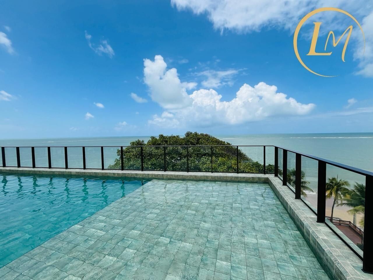 Kamar Triple | Kolam renang | Kolam renang outdoor, dengan kursi berjemur