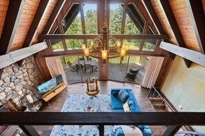 Smart-TV, peis, fotballspill og bøker