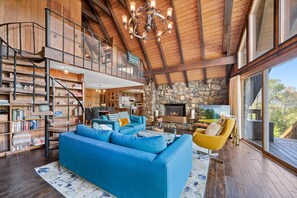 Smart-TV, peis, fotballspill og bøker