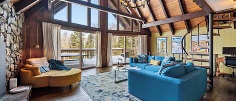 Smart-TV, Kamin, Tischfußball, Bücher