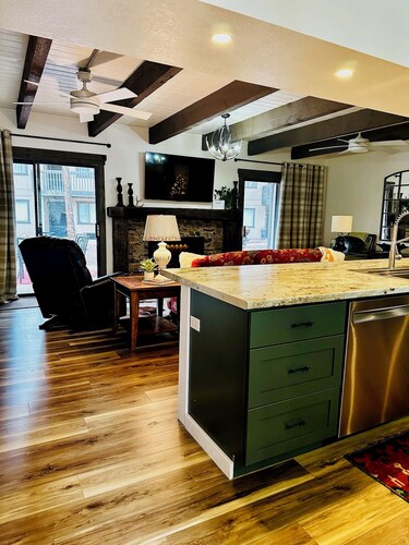 Welcoming 3-bedroom 2 bath condo with WiFi in Pinetop Country Club