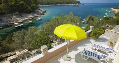 House B - 45 m from The Sea