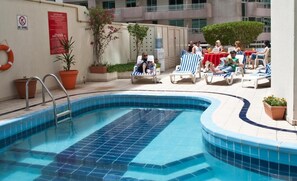 Outdoor pool - Six Seasons Hotel (Dubai)