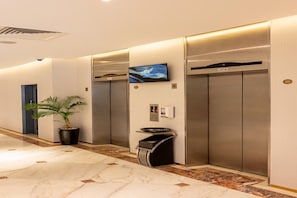 Ảnh chưa phân loại, 5 trong số 41 ảnh, nút
