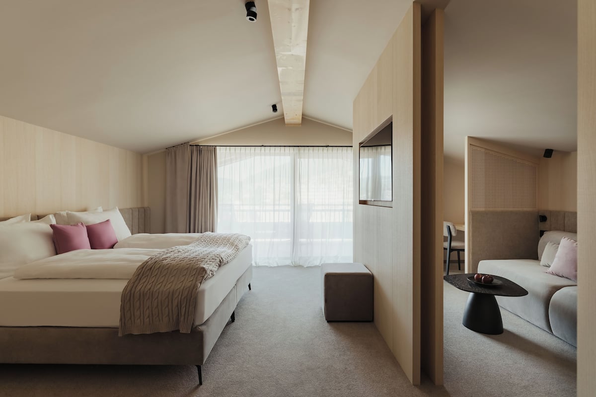Presidential Suite | Egyptian cotton sheets, premium bedding, down comforters, in-room safe