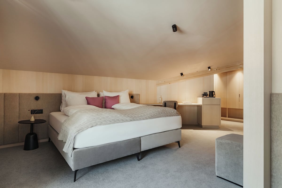 Honeymoon Suite | Egyptian cotton sheets, premium bedding, down comforters, in-room safe