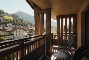 Habitación doble superior, vistas a la montaña | Sábanas de algodón egipcio y ropa de cama de alta calidad