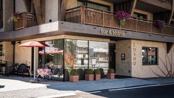 Frühstück, Mittagessen, italienische Küche, Speisen im Freien