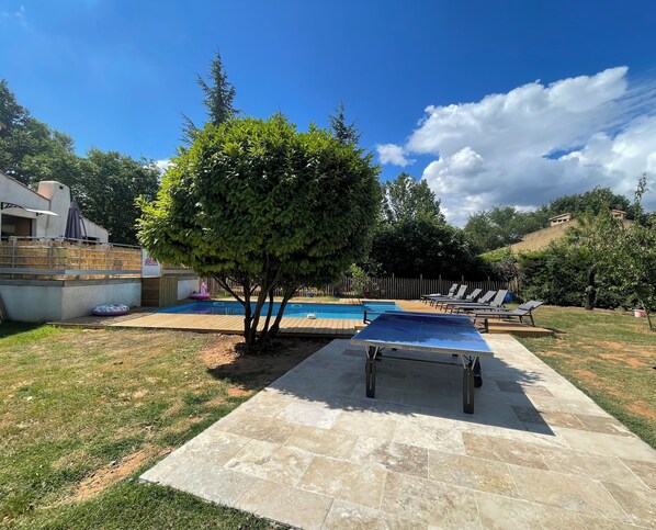 Outdoor pool - BONZINI, PÉTANQUE, PING-PONG AND SWIMMING POOL 5 mns from SAINTE VICTOIRE... (Châteauneuf-le-Rouge)