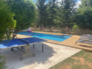 Outdoor pool - BONZINI, PÉTANQUE, PING-PONG AND SWIMMING POOL 5 mns from SAINTE VICTOIRE... (Châteauneuf-le-Rouge)