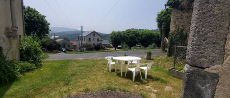 屋外ダイニングエリア