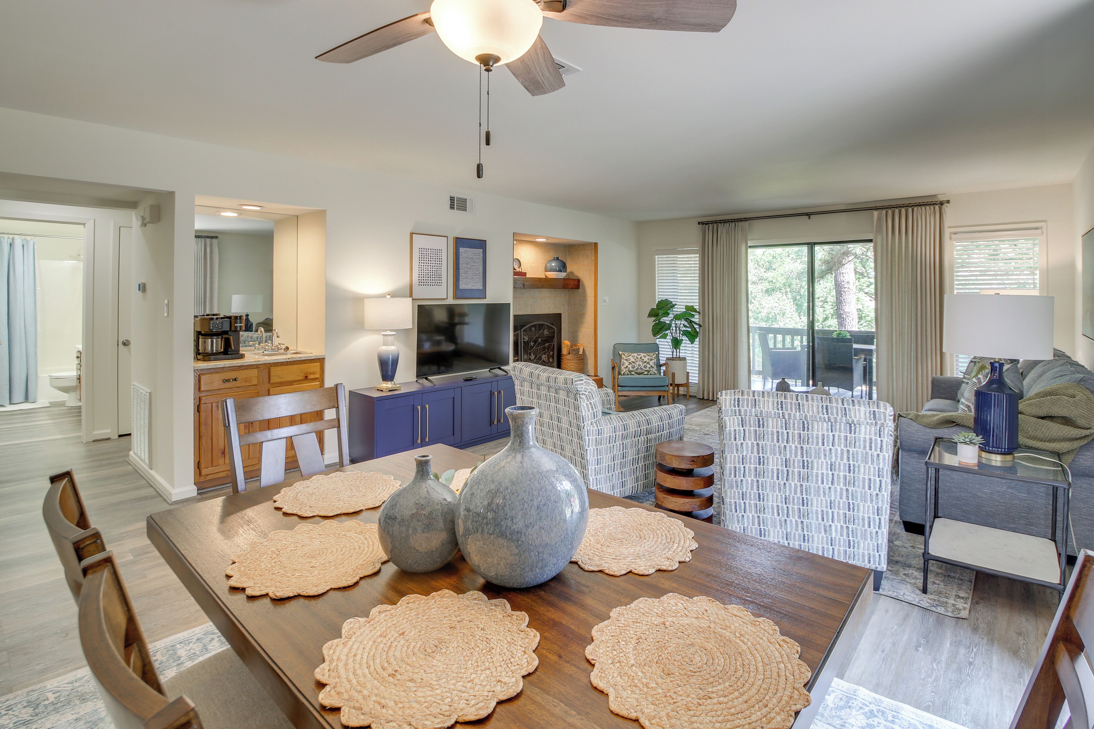Pool, Hot Tub & Lake Access: Lake Hamilton Condo! - Arkansas