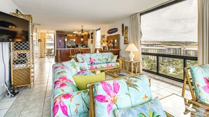 Unclassified image, 5 of 29, button - Island Views: Oceanfront Kaanapali Beach Penthouse (Lahaina)