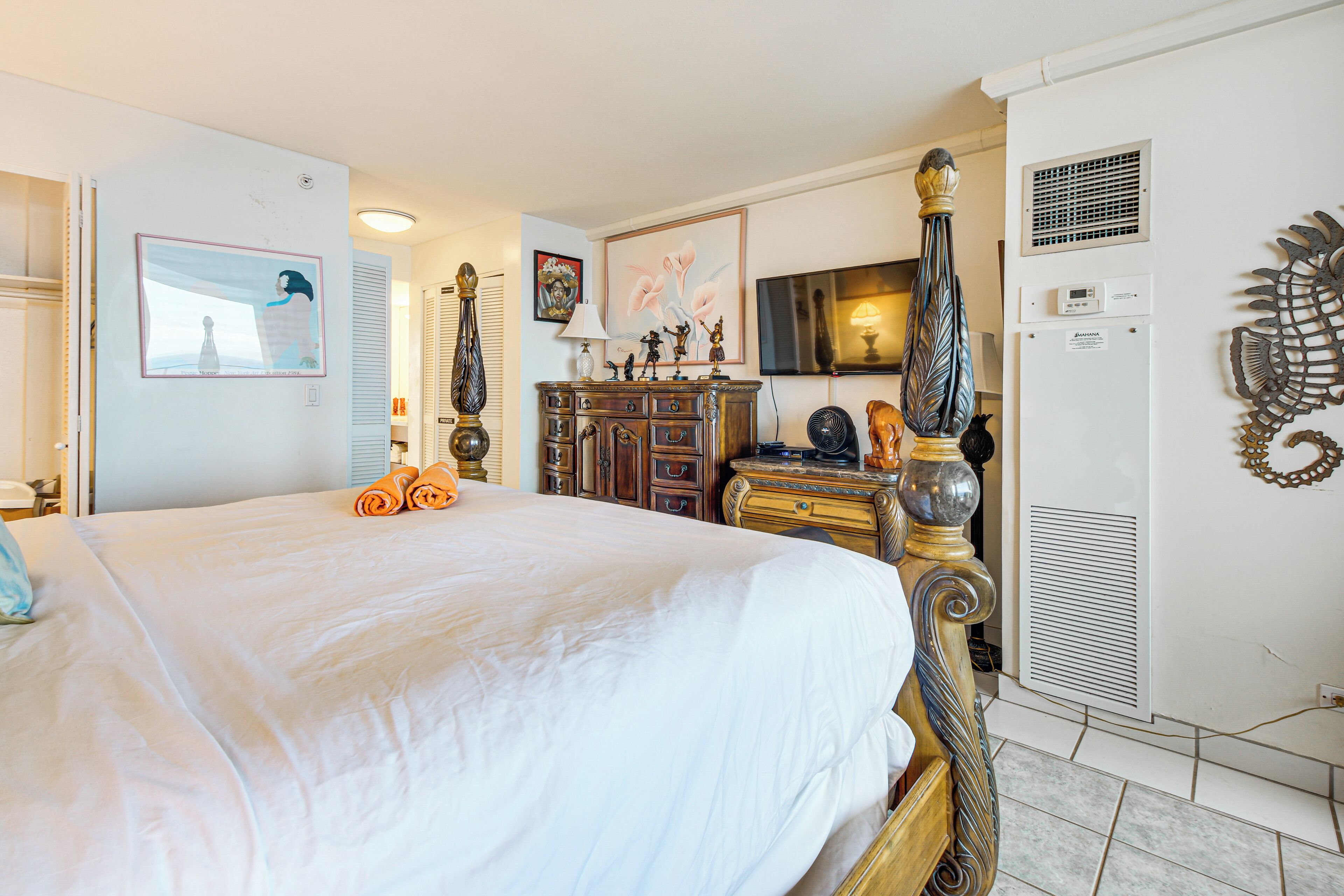 Iron/ironing board, internet, bed sheets