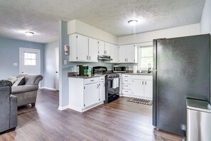 Microwave, stovetop, dishwasher, coffee/tea maker - 5 Mi to Dtwn: Family-Friendly Fayetteville Home! (Fayetteville)