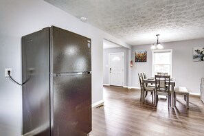 Interior - 5 Mi to Dtwn: Family-Friendly Fayetteville Home! (Fayetteville)