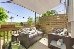 Terrace/patio - 7 Mi to Dtwn: Charming Couple's Cove in Cincinnati (Cincinnati)
