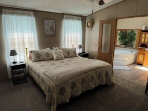 3 makuuhuonetta, silitysrauta/-lauta, Wi-Fi, vuodevaatteet