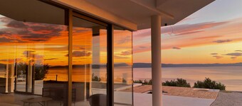 Luxury Villa in Podgora – 4 Bedrooms, Heated Pool, Sea View, AC & WiFi
