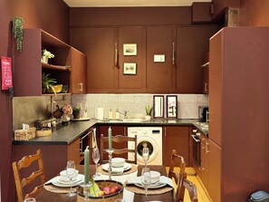 Micro-ondes, four, plaque de cuisson, lave-vaisselle