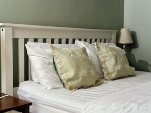 3 chambres, fer et planche à repasser, Wi-Fi, draps fournis